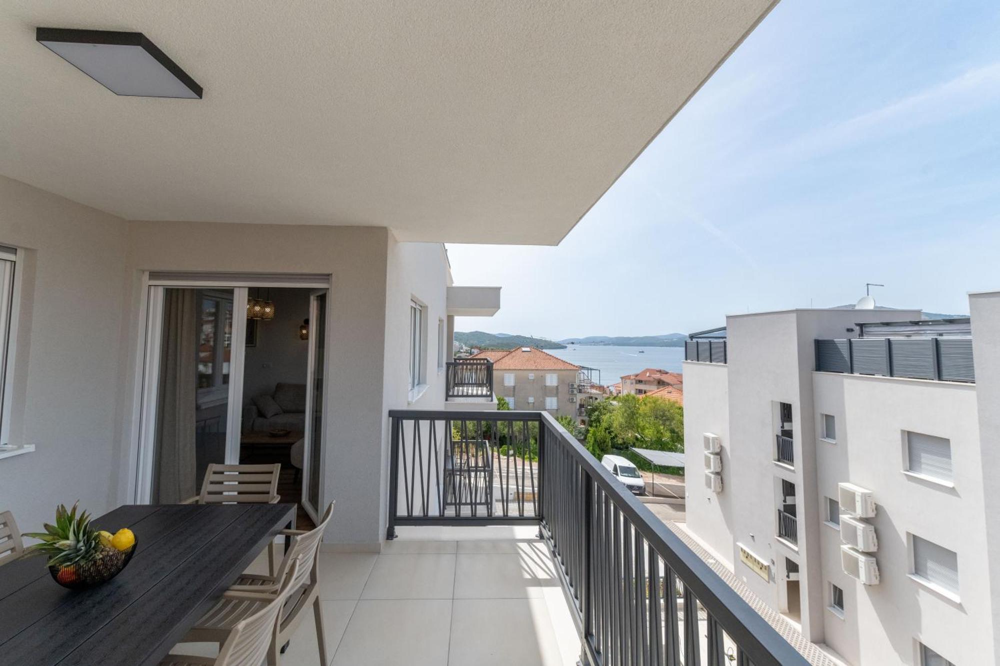 Lush Suites Trogir Buitenkant foto